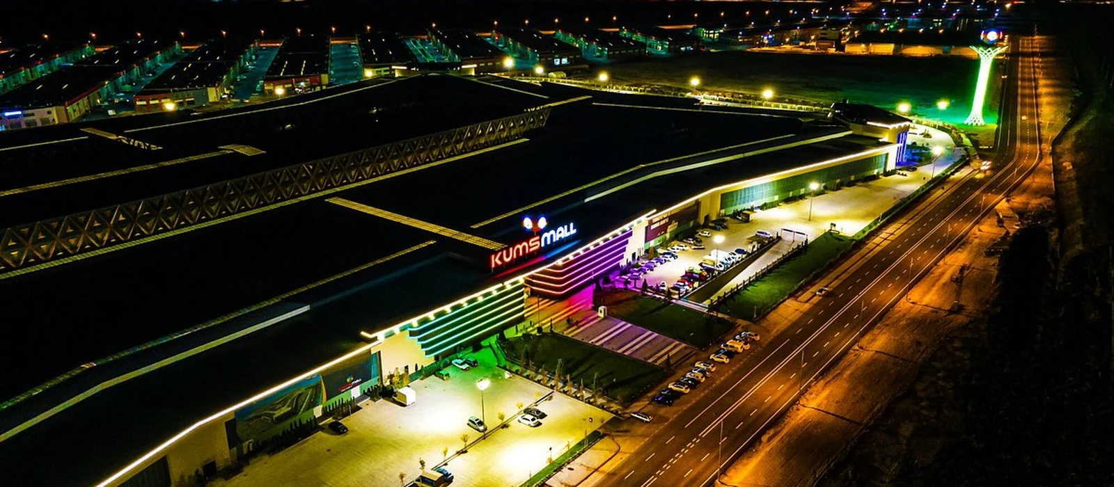 Kumsmall AVM Kayseri gece görünümü